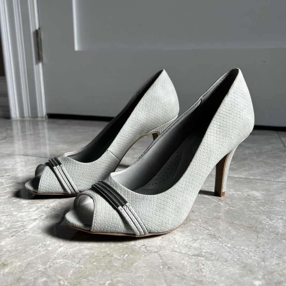 Elegant Gray Peep-Toe Heels
